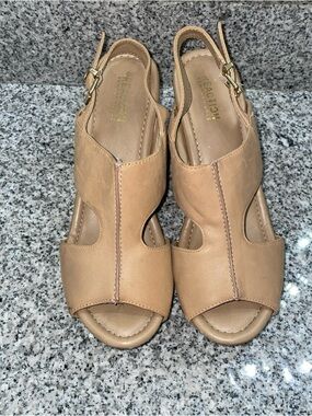 Kenneth Cole Reaction Women's Tan Cutout Slingback Sandals